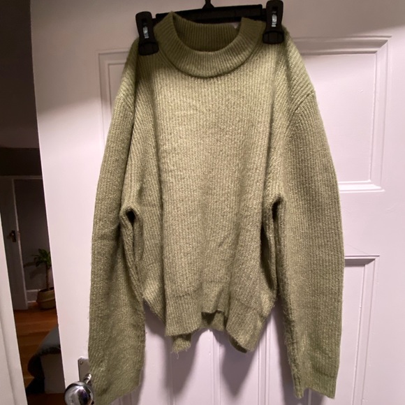 Zara mock neck green sweater - Picture 2 of 4